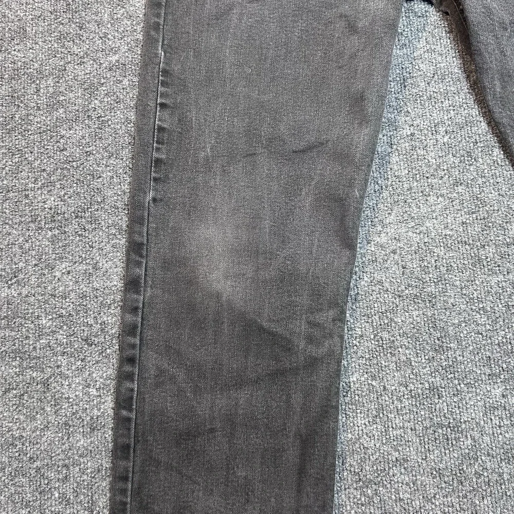Levi's 502 Men's Regular Tapered Fit Dark Wash Black Jeans (Size: 36 x 34)